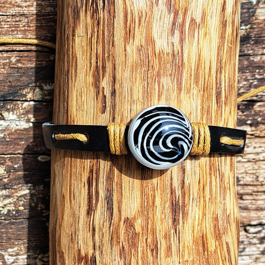 Bracelet ajustable en verre fabriqué à la main "Zebra"